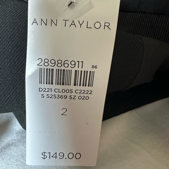 Cap sleeve Ann Taylor dress - Picture 5 of 6